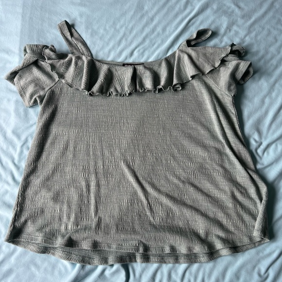 7 tops bundle - Picture 4 of 8